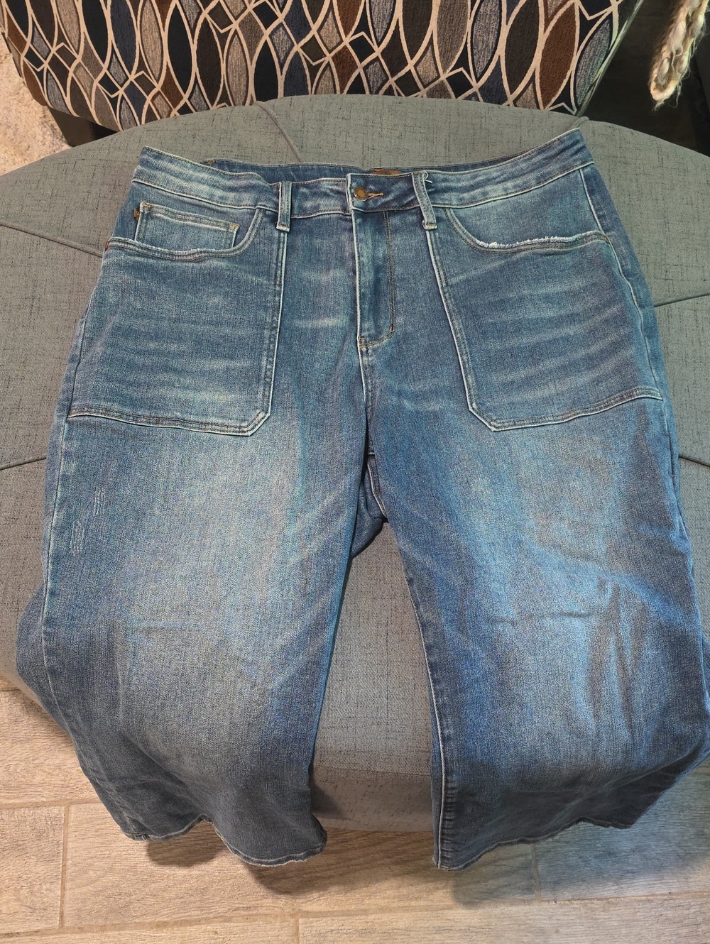 Judy Blue Washed Blue Wide Legged Cropped Jeans with Front Patch Pockets